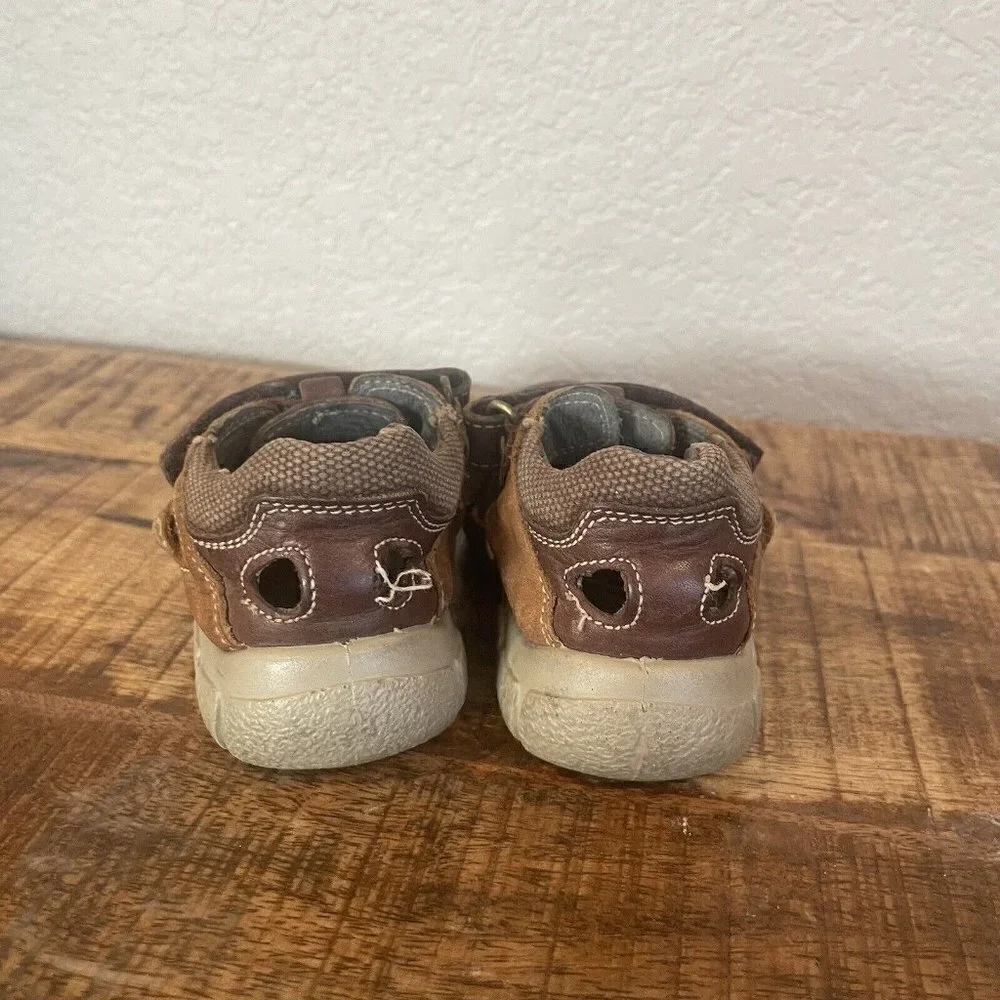 Twig Sandals Toddler Size 19 / US 5 Brown Leather Closed Toe Boys Two Toned